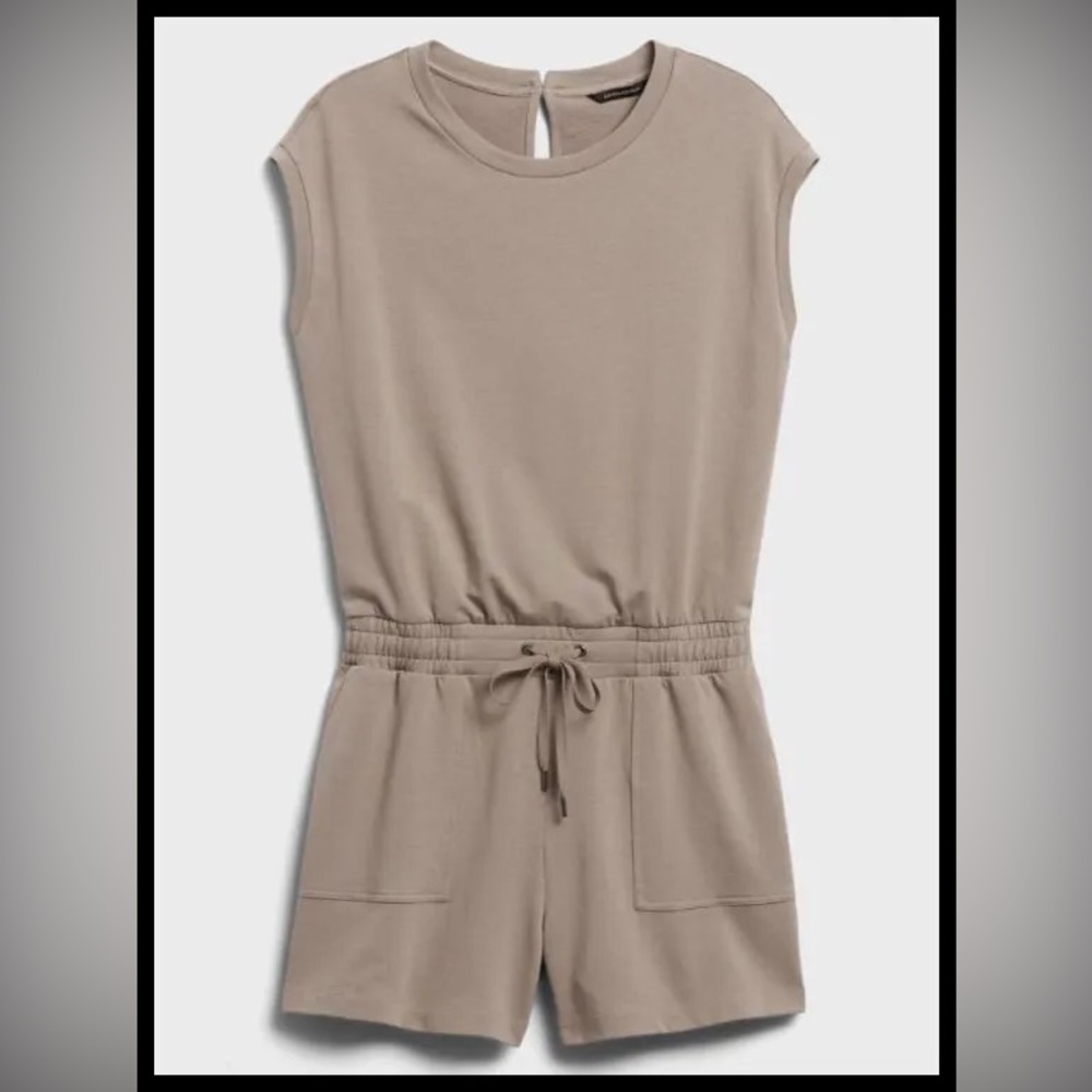 Banana Republic Baby Terry Romper Taupe Brown XS Petite Worn Once Like New